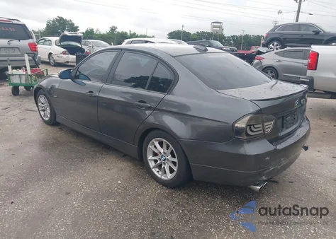 2006 BMW 325I z USA, uszkodzony, nr VIN WBAVB13516KR64646